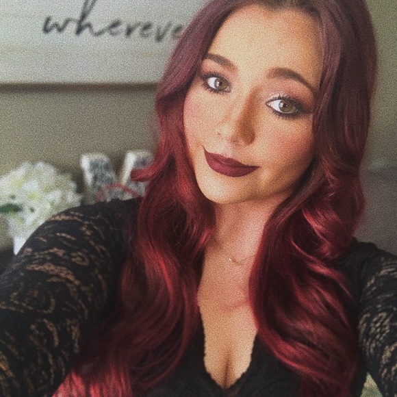 Meet your Posher, Madison - Picture 1 of 3